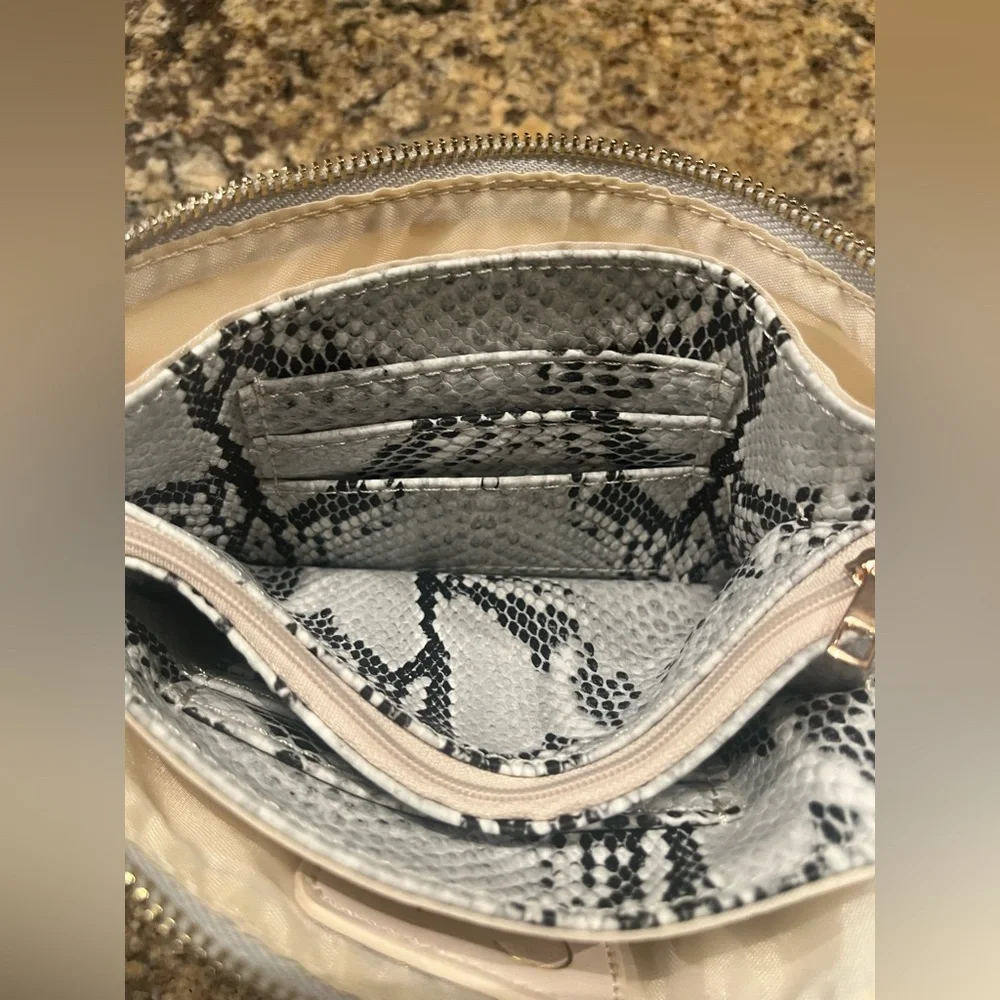 NWT Snakeskin Crossbody Wristlet Clutch